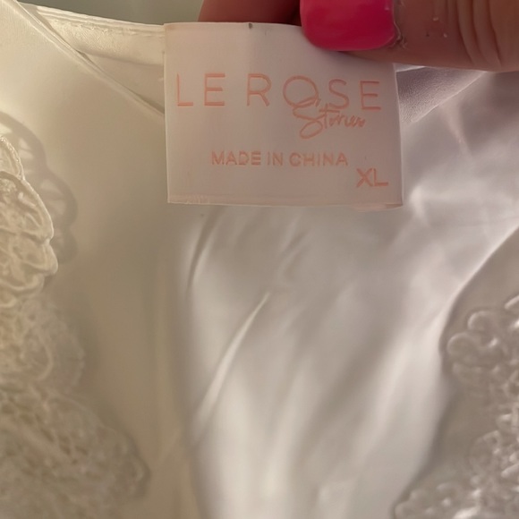 Le Rose Layla lace maxi robe in white size XL - Picture 4 of 10